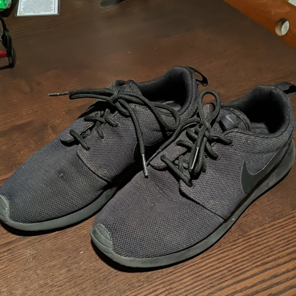 Black Roshe one nike